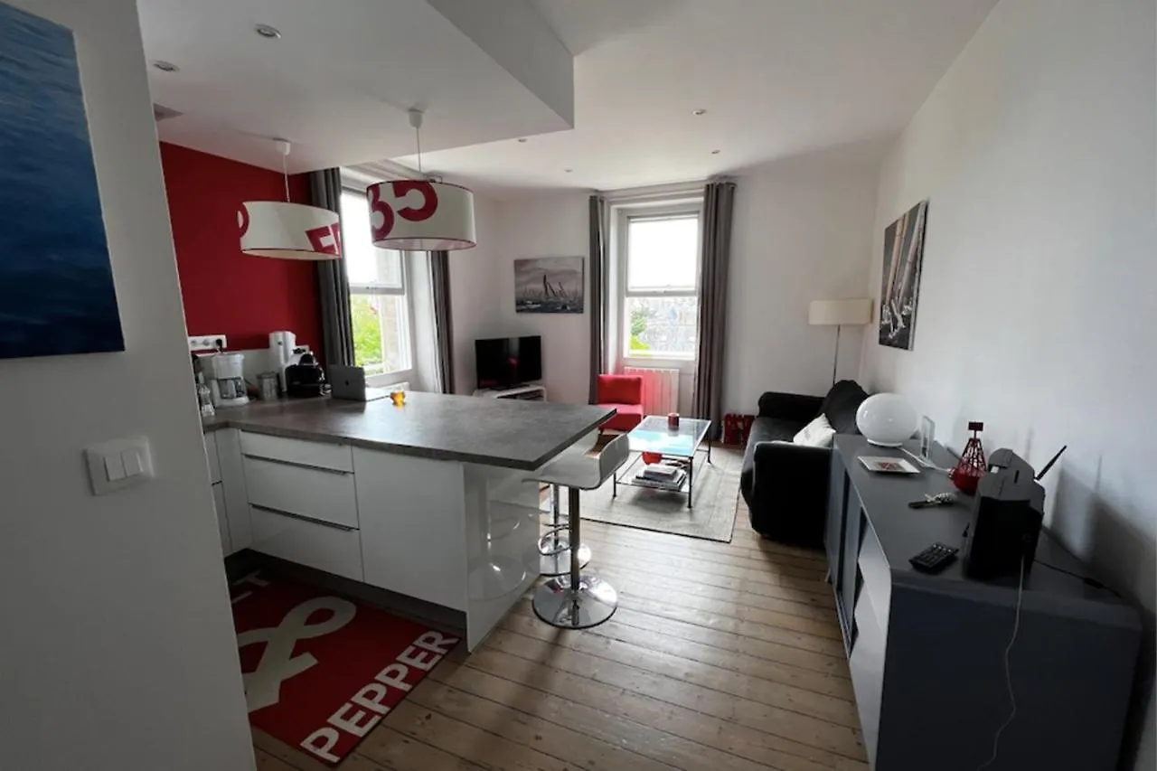 Nice And Bright Apartment Near Casino Dinard