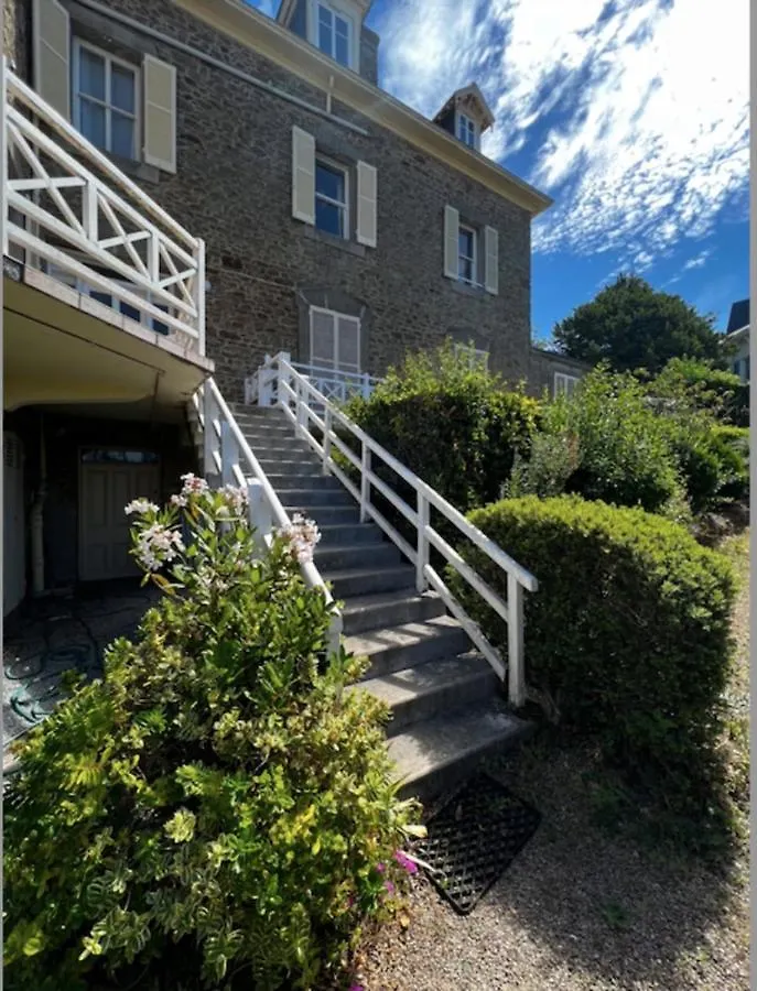 Nice And Bright Apartment Near Casino Dinard