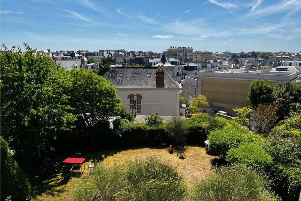 Nice And Bright Apartment Near Casino Dinard