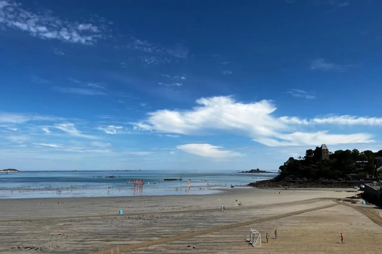 Nice And Bright Apartment Near Casino Dinard France