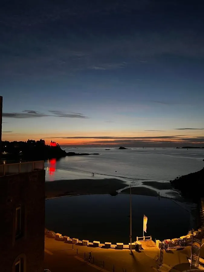 Nice And Bright Apartment Near Casino Dinard
