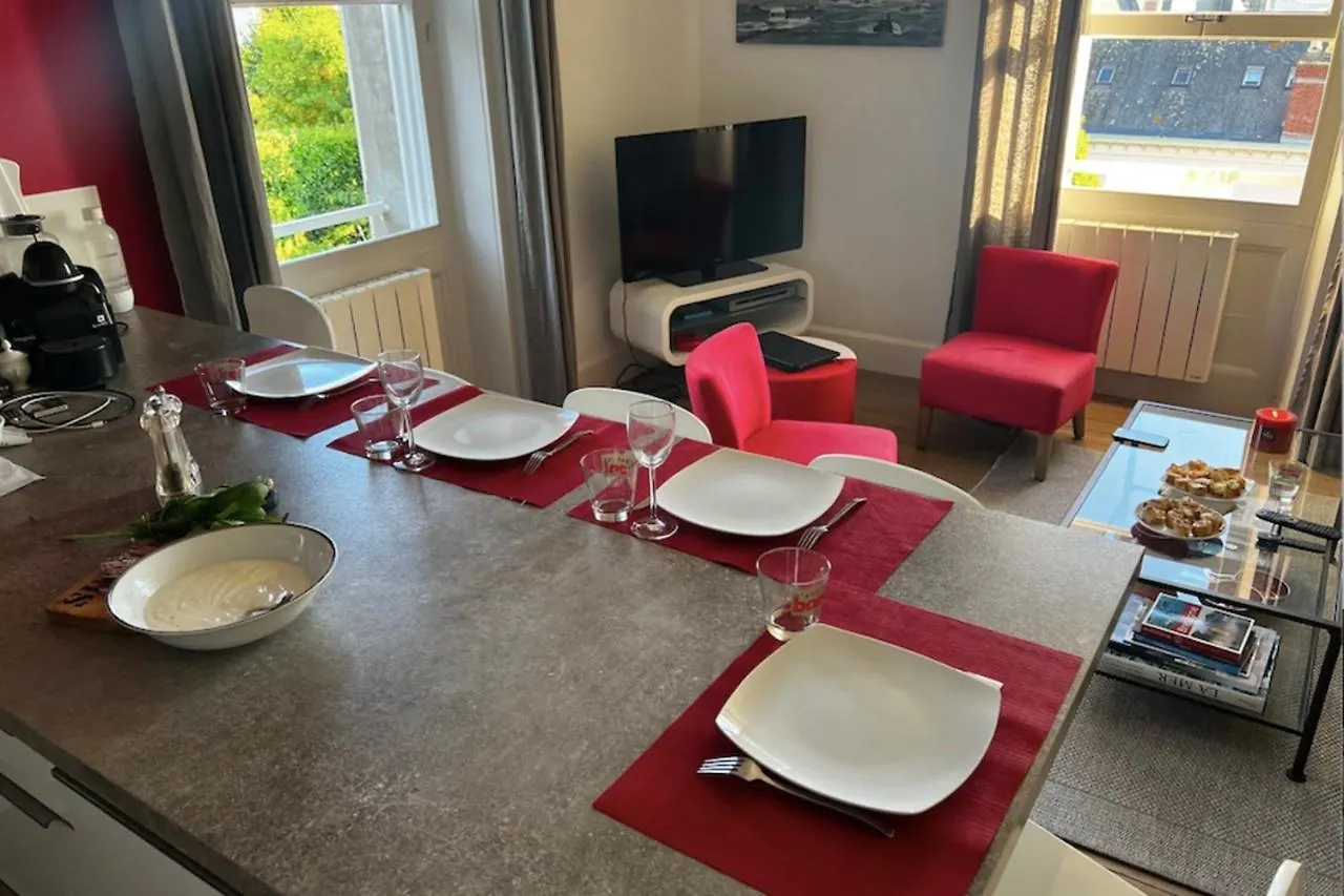 Nice And Bright Apartment Near Casino Dinard 0*,  France